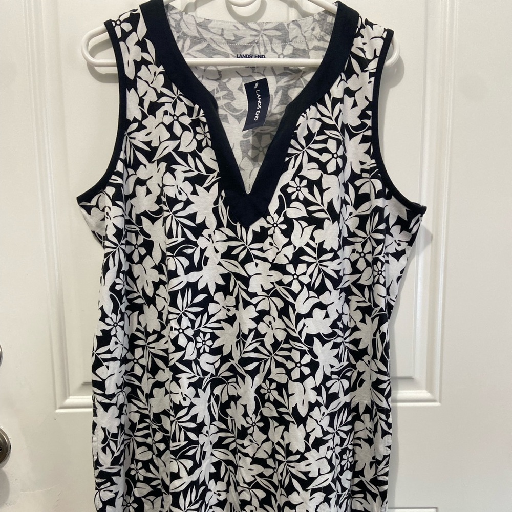 Lands’ End coverup. Size XL (18) New, with tags, never worn.